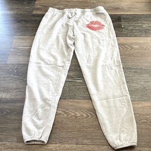 Lauren Moshi Gray Sweatpants with Pink Graphic